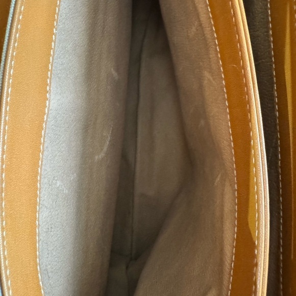 Gucci Micro Logo Tan and Cream Shoulder Bag - Picture 14 of 16